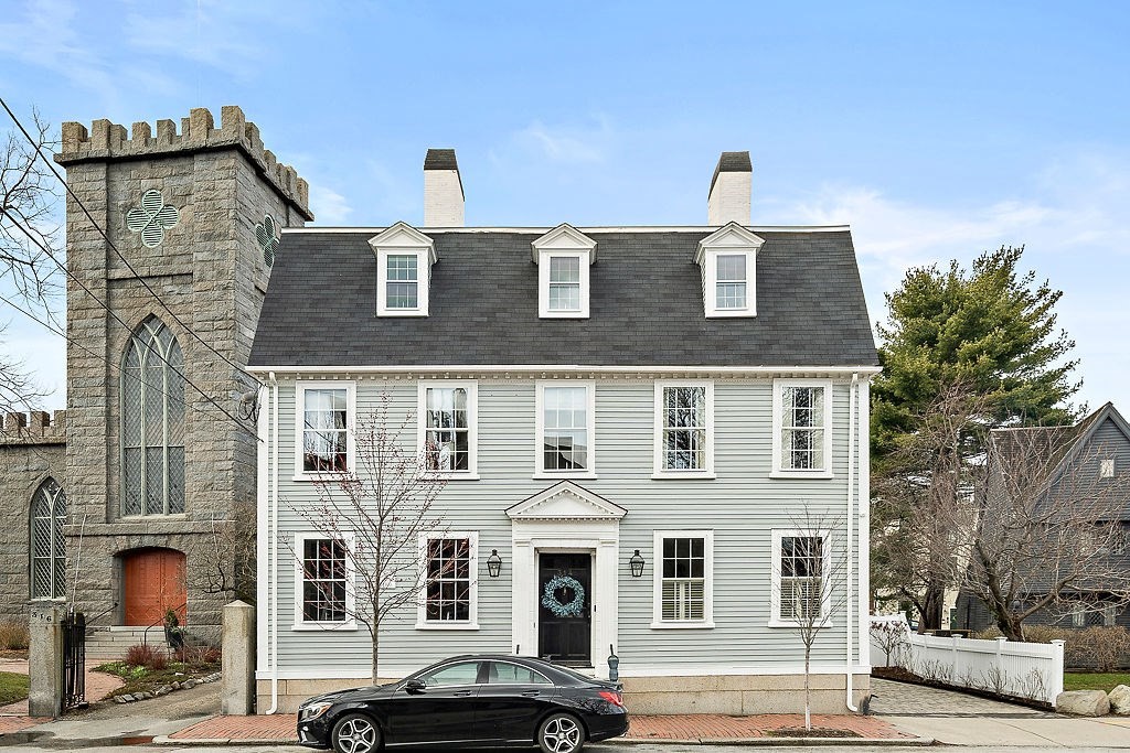 Photo: 314 Essex St, Salem, MA