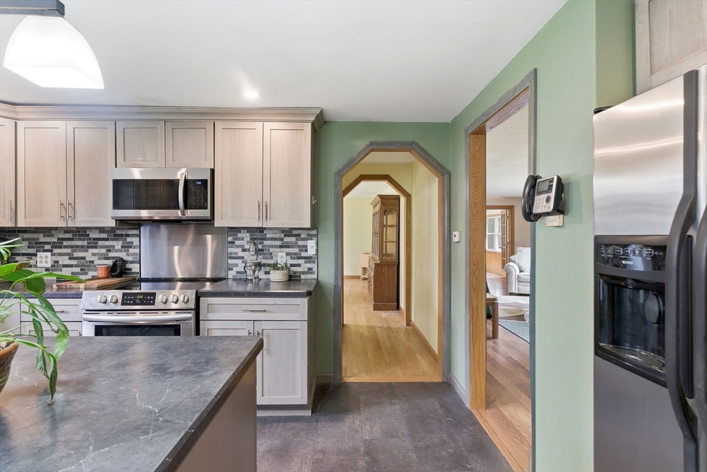 35 Royalston Rd N