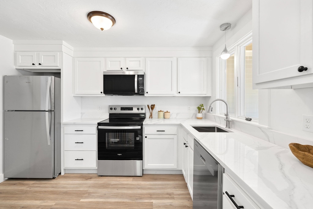 14 Old Meeting House Rd