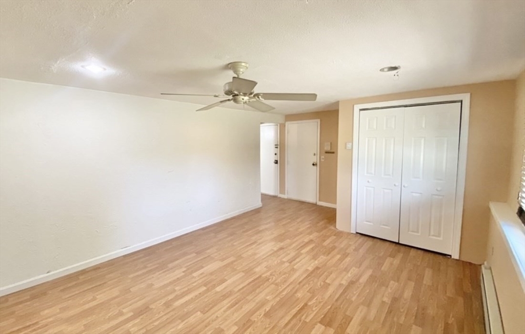 4 Royal Dane Dr 19