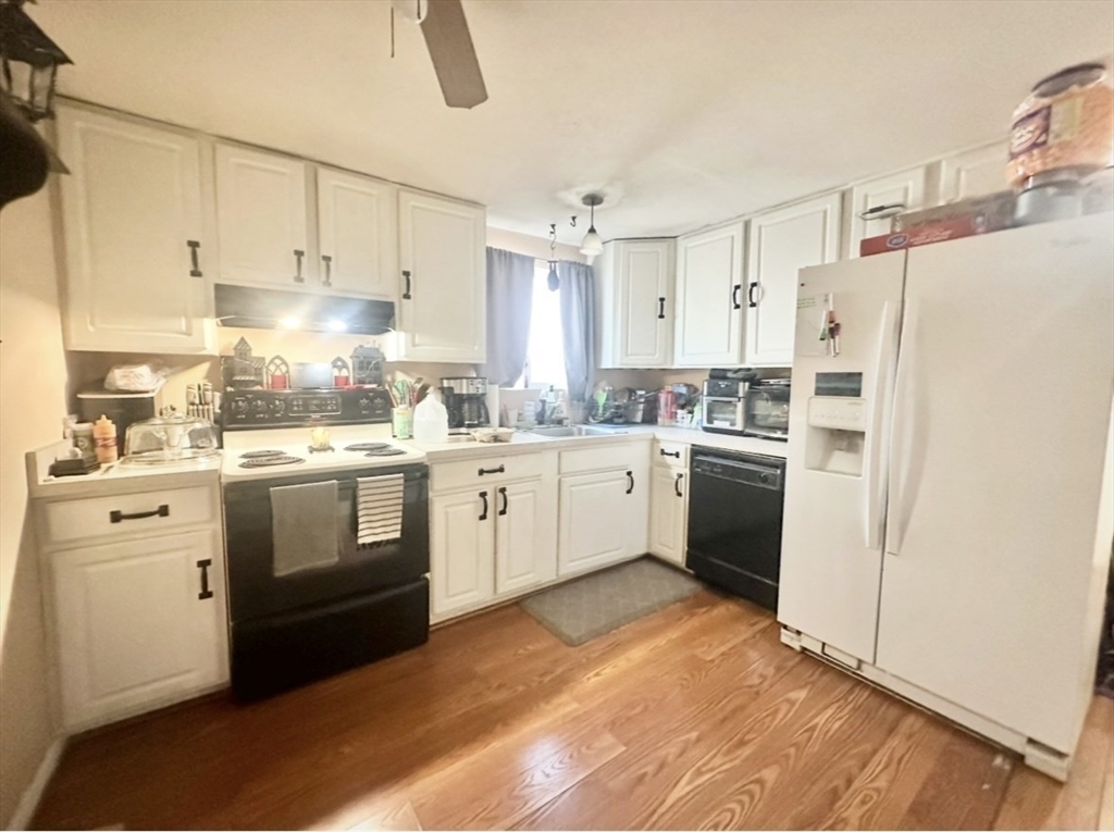 4 Royal Dane Dr 19