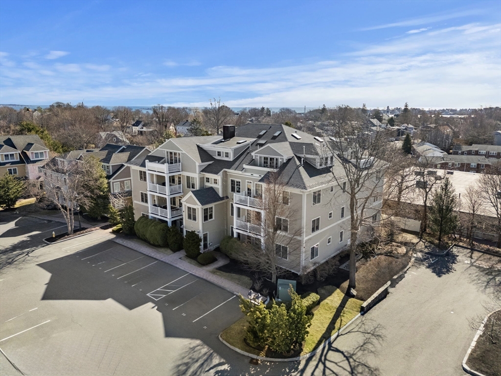 39 Intrepid Circle 203