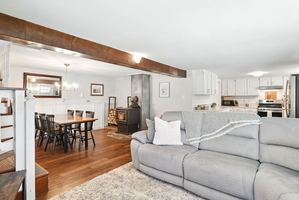 Worthington, Massachusetts 01098, United States, 3 Bedrooms Bedrooms, ,1 BathroomBathrooms,Residential,Pending,119827