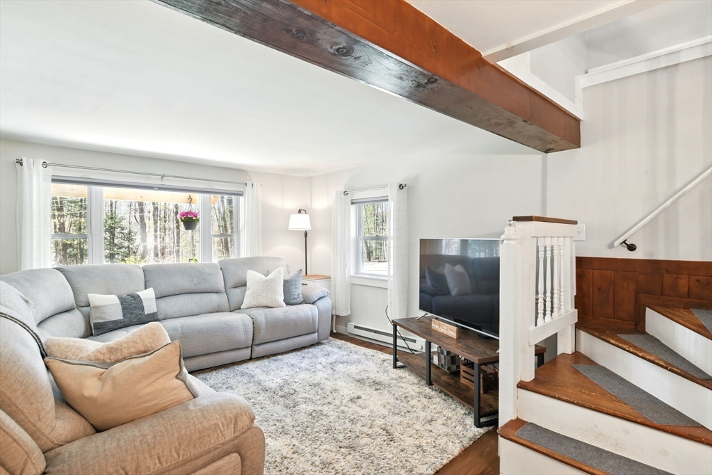 Worthington, Massachusetts 01098, United States, 3 Bedrooms Bedrooms, ,1 BathroomBathrooms,Residential,Pending,119827