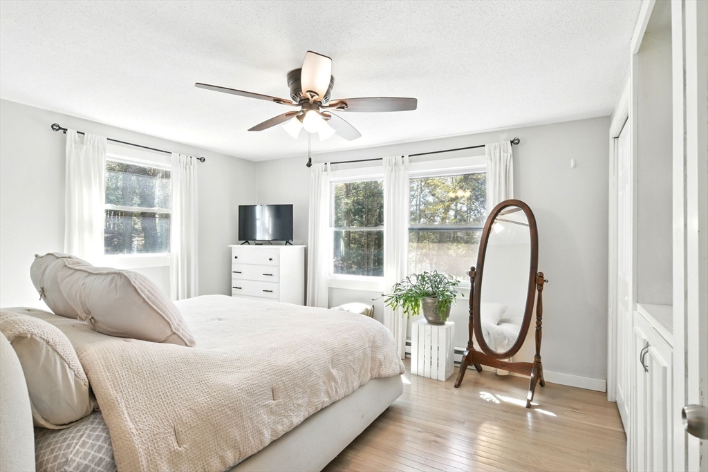 Worthington, Massachusetts 01098, United States, 3 Bedrooms Bedrooms, ,1 BathroomBathrooms,Residential,Pending,119827