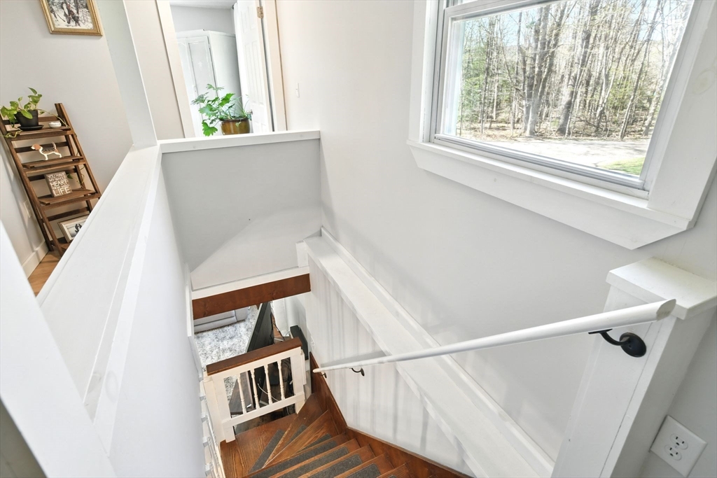 Worthington, Massachusetts 01098, United States, 3 Bedrooms Bedrooms, ,1 BathroomBathrooms,Residential,Pending,119827