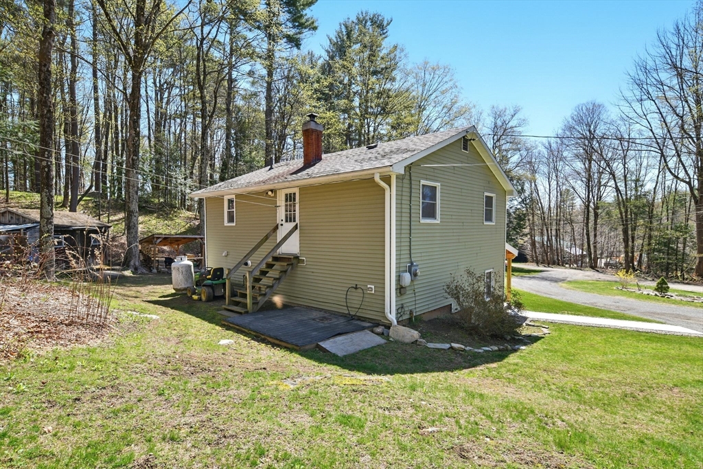 Worthington, Massachusetts 01098, United States, 3 Bedrooms Bedrooms, ,1 BathroomBathrooms,Residential,Pending,119827