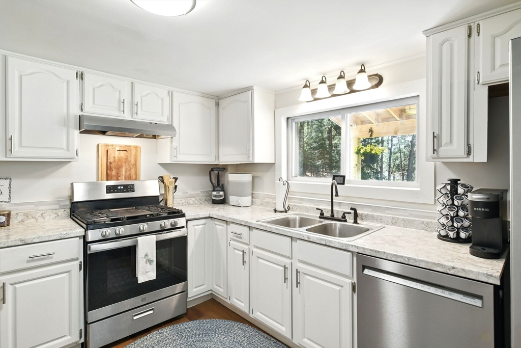 Worthington, Massachusetts 01098, United States, 3 Bedrooms Bedrooms, ,1 BathroomBathrooms,Residential,Pending,119827