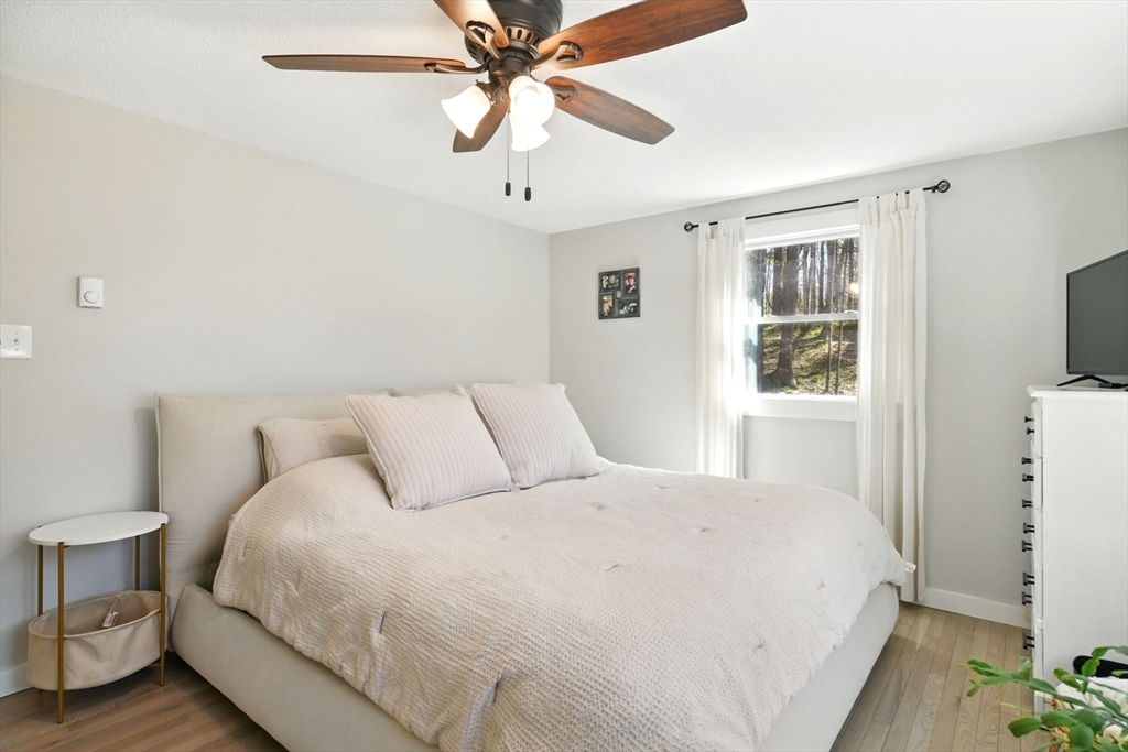 Worthington, Massachusetts 01098, United States, 3 Bedrooms Bedrooms, ,1 BathroomBathrooms,Residential,Pending,119827