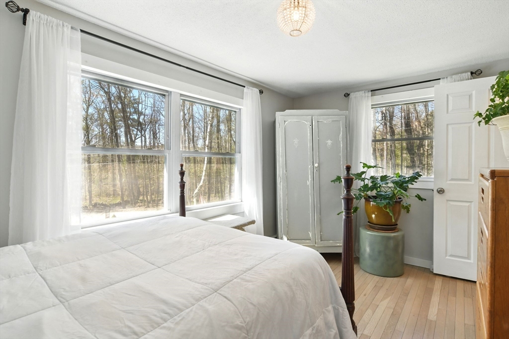 Worthington, Massachusetts 01098, United States, 3 Bedrooms Bedrooms, ,1 BathroomBathrooms,Residential,Pending,119827