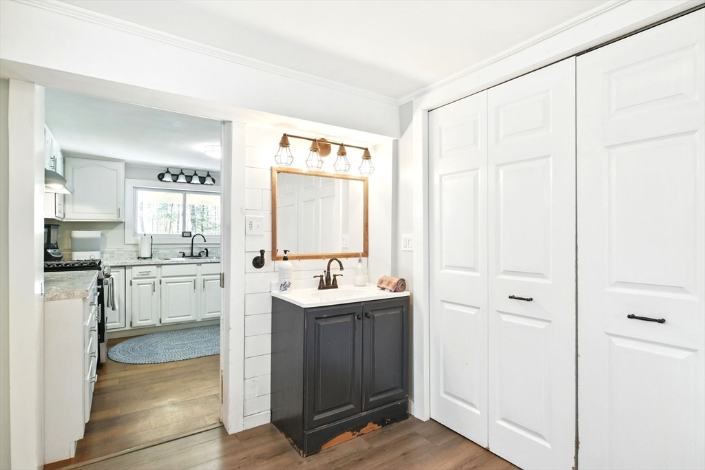 Worthington, Massachusetts 01098, United States, 3 Bedrooms Bedrooms, ,1 BathroomBathrooms,Residential,Pending,119827