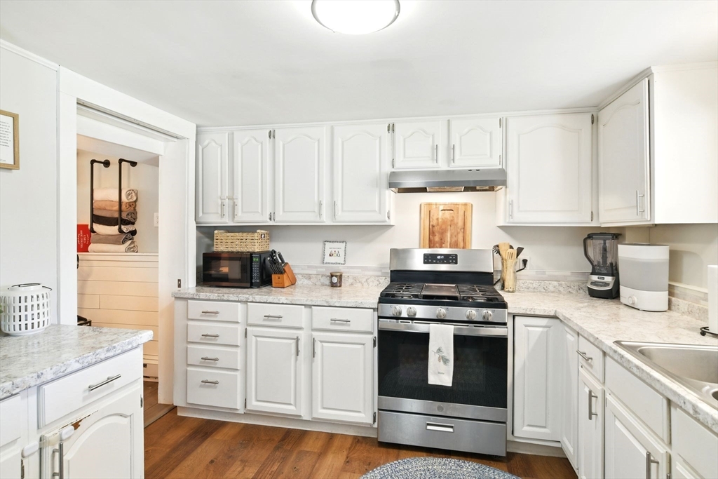 Worthington, Massachusetts 01098, United States, 3 Bedrooms Bedrooms, ,1 BathroomBathrooms,Residential,Pending,119827