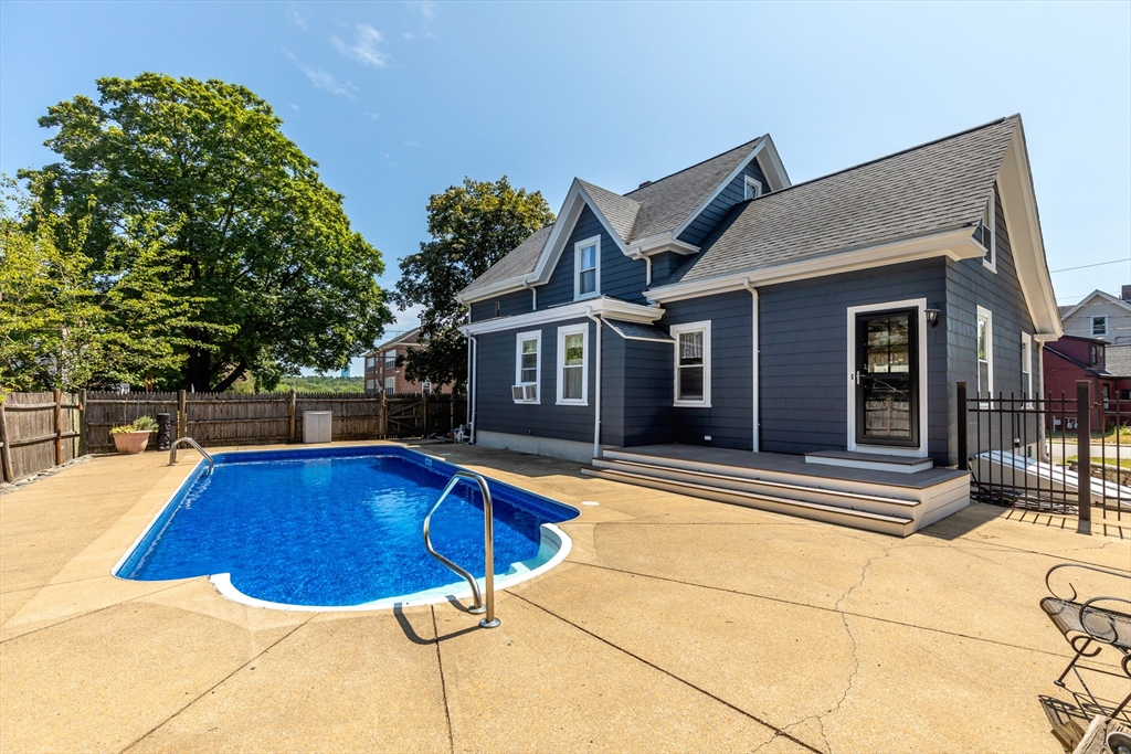 230 N Main St