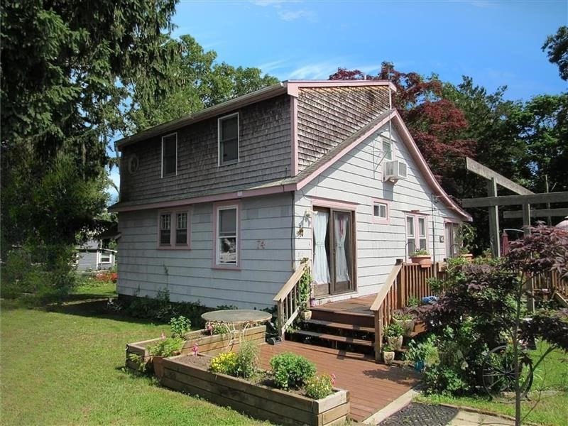 74 Bayview Ave