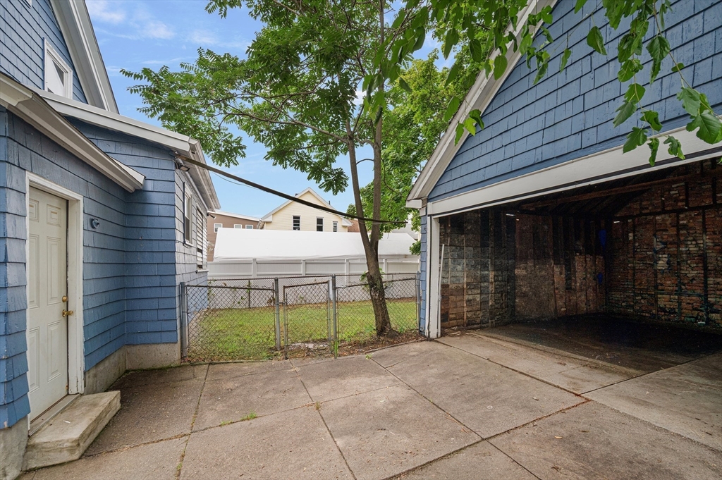 23 Grand St