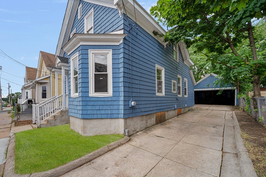 23 Grand St