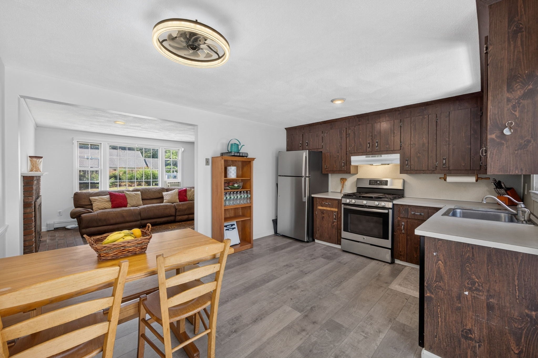 39 Kerrywood Dr, Falmouth, MA Photo #6