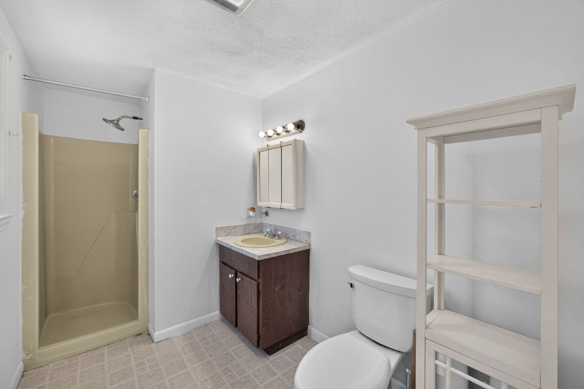 39 Kerrywood Dr, Falmouth, MA Photo #12