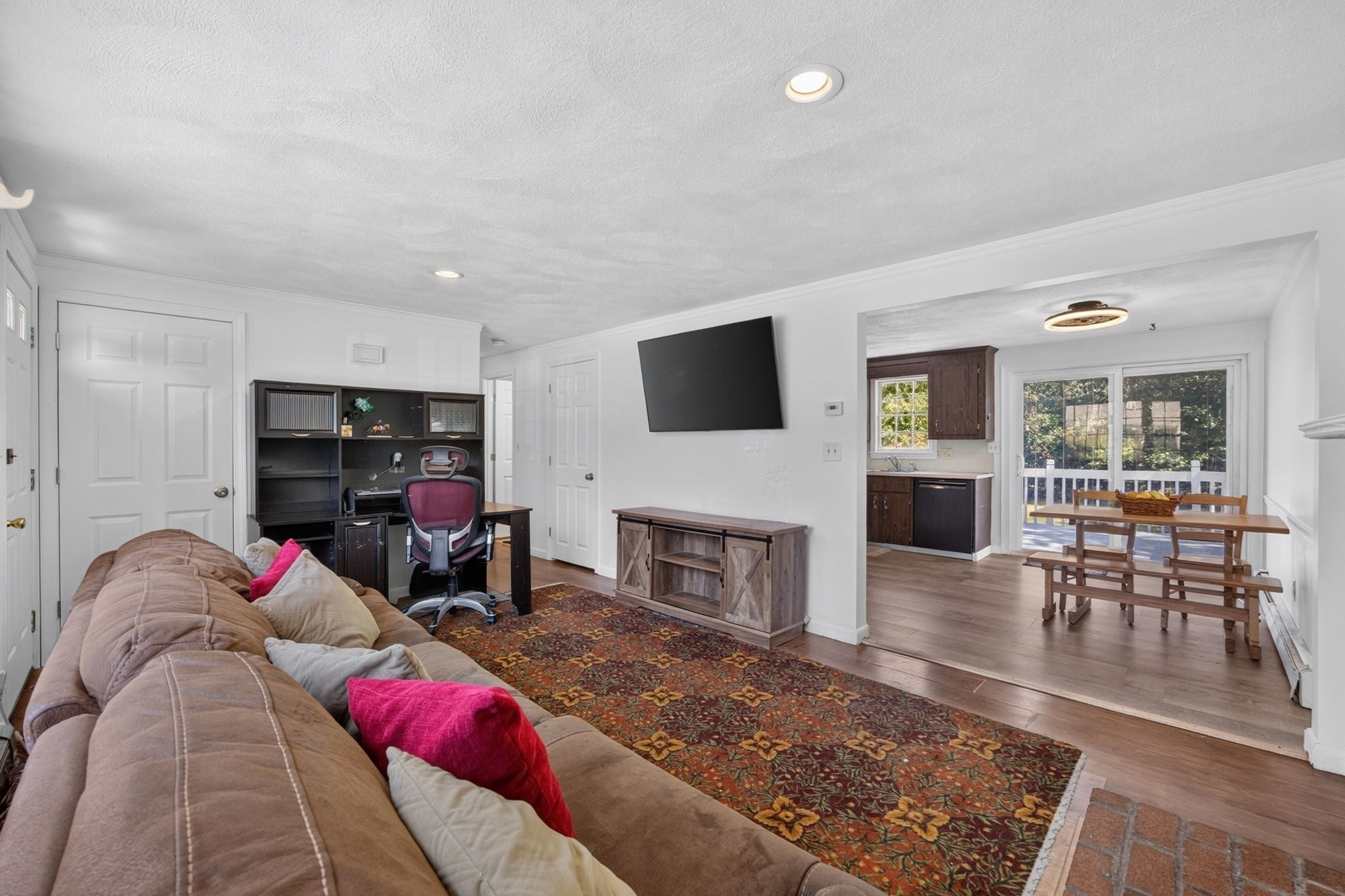 39 Kerrywood Dr, Falmouth, MA Photo #5