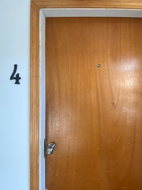 59 Commercial St 4