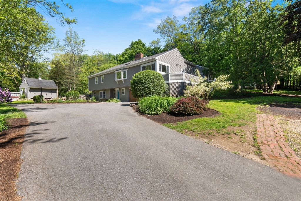 17 Topsfield Rd
