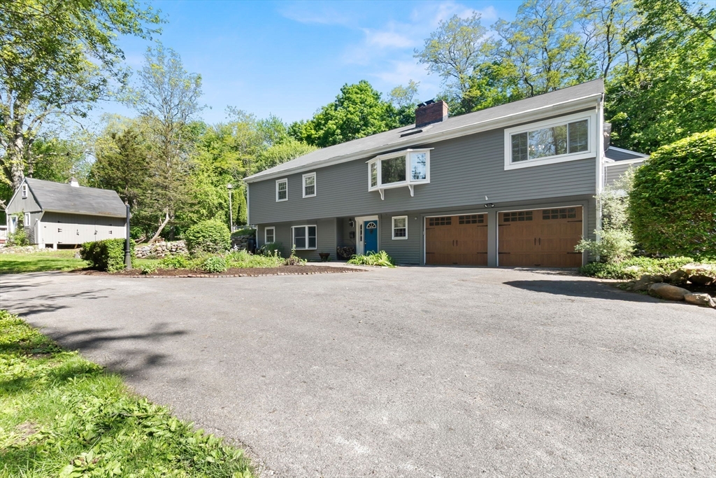17 Topsfield Rd