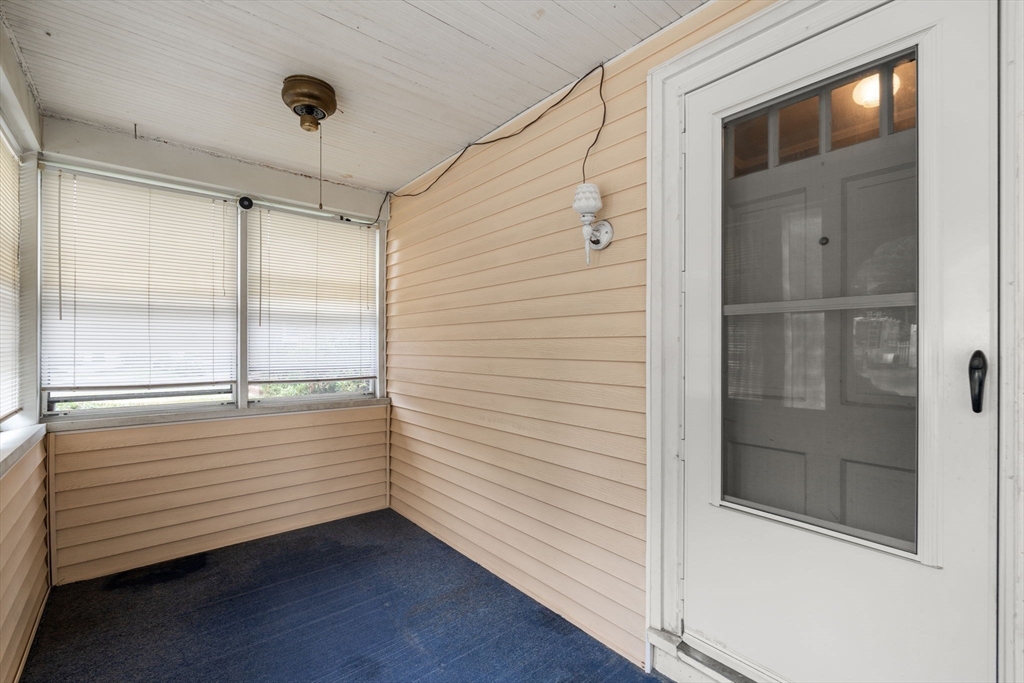 15 Atlantis St