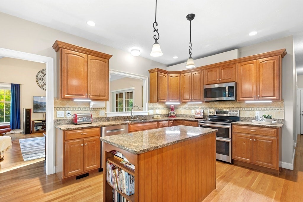 19 Cortland Way