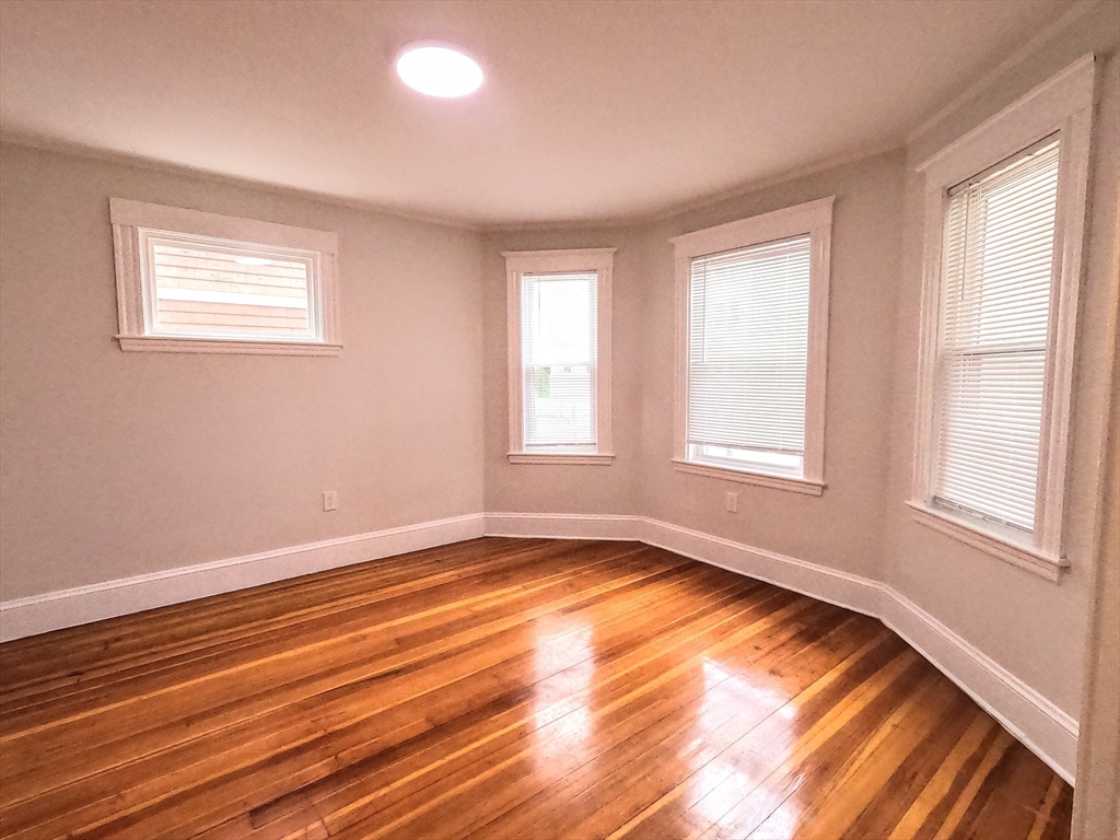 4110 Washington St 1