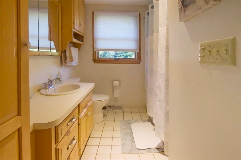 115 Hancock St, Abington, MA Photo #12