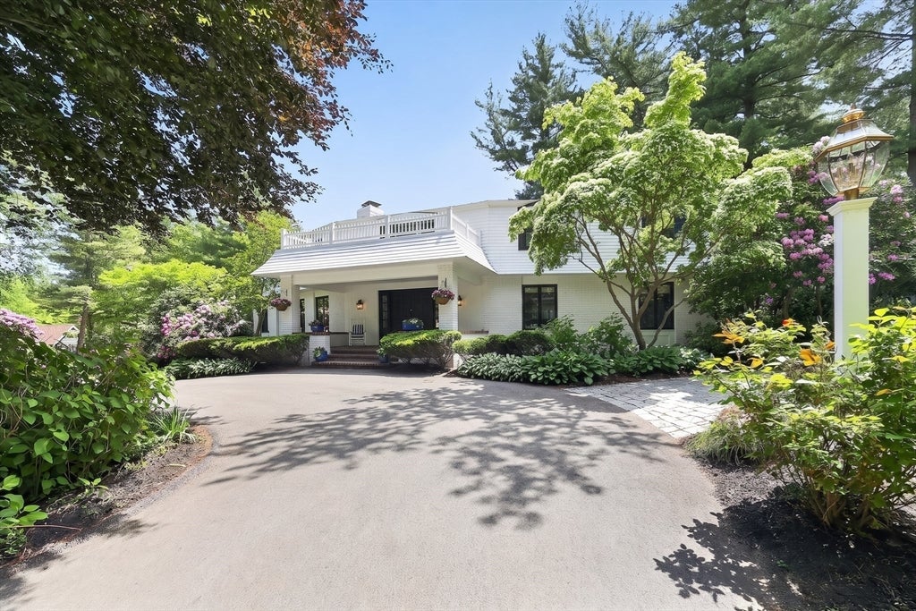 1 Grist Mill Lane, Hingham MA 02043