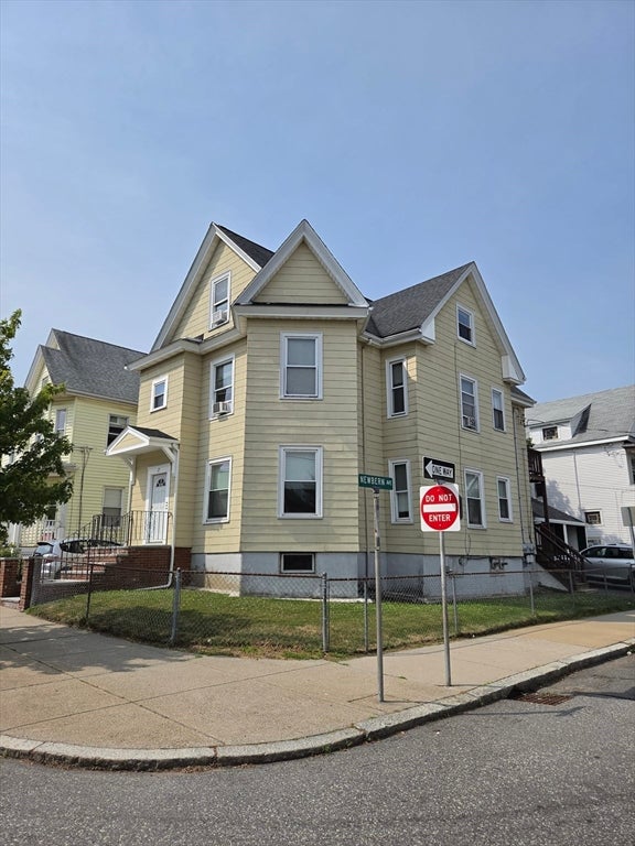 Click for 27 Medford St #3, Medford, MA slideshow Click for 27 Medford St #3, Medford, MA slideshow