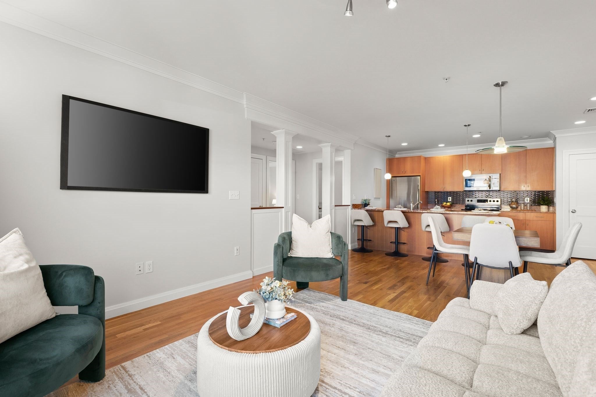 Photo of 156 Green St, Boston, MA
