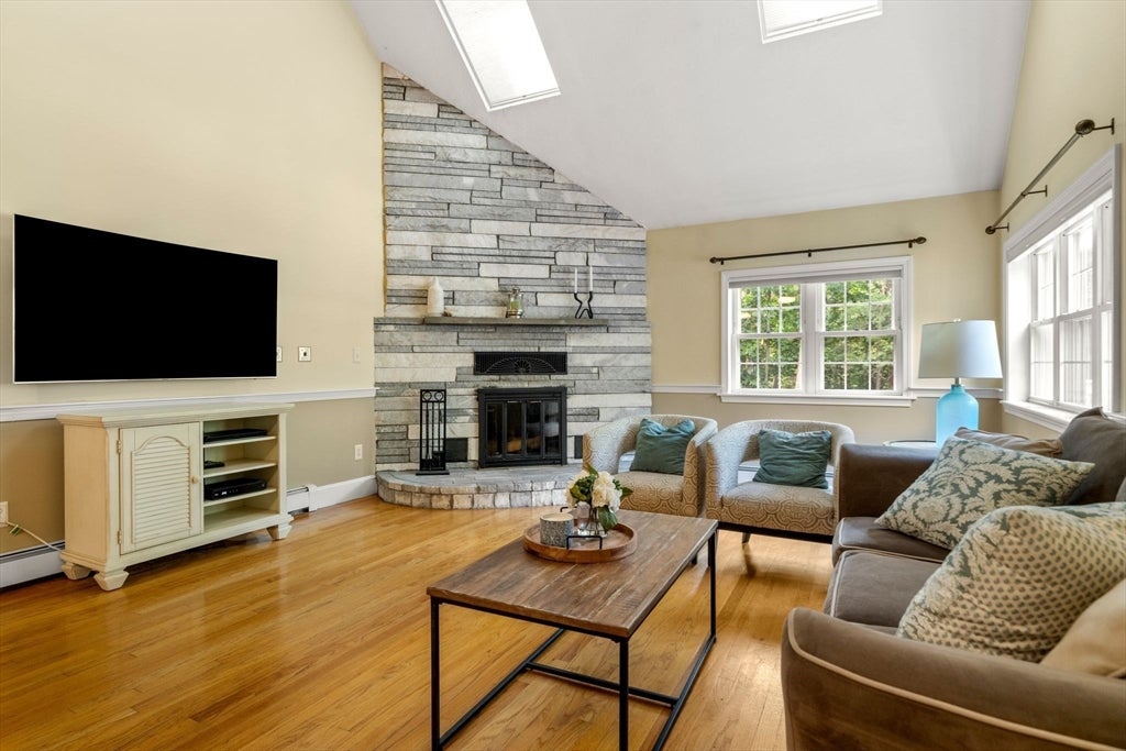 359 Holly Rd