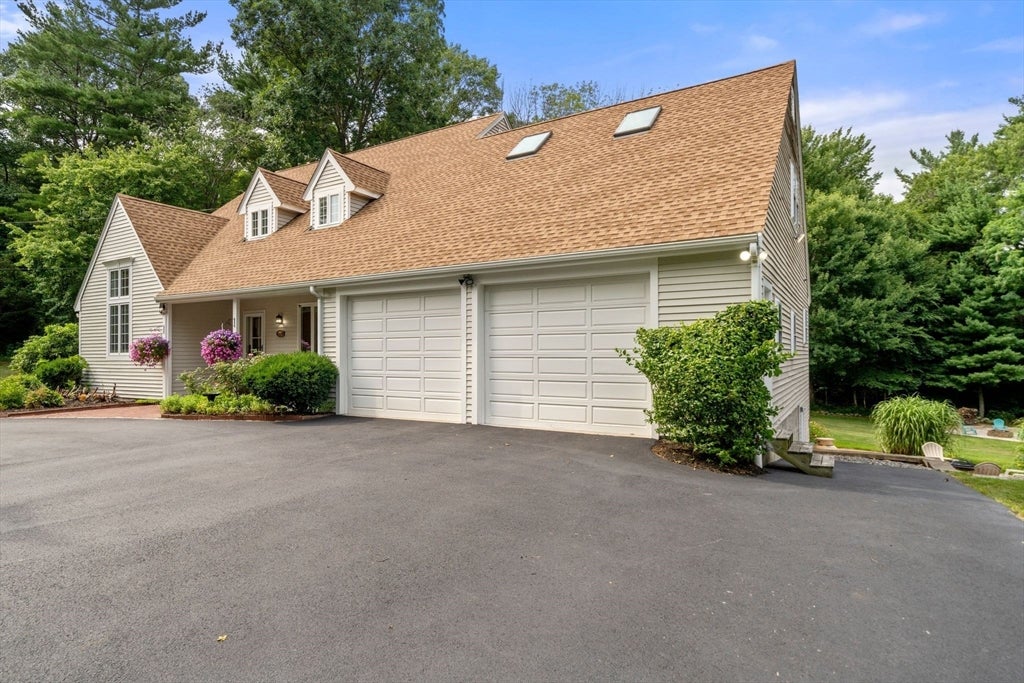 359 Holly Rd