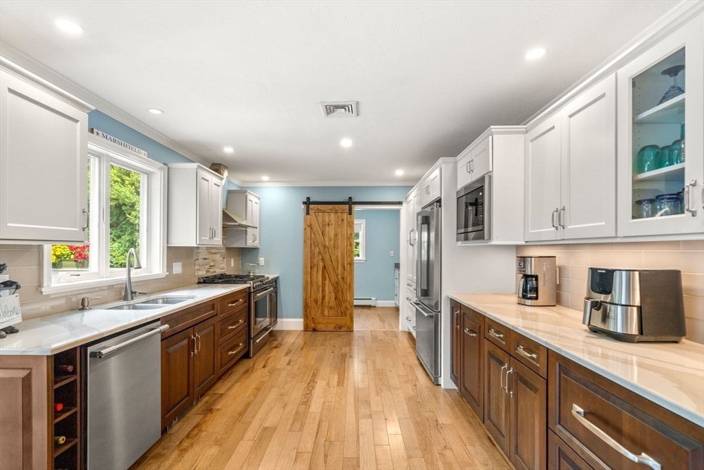 359 Holly Rd, Marshfield, MA Photo #11