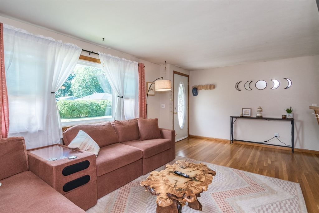 12 Daniel Dr
