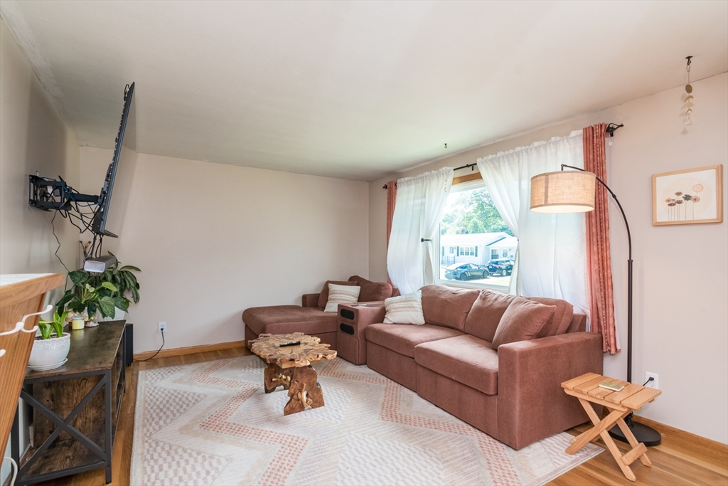12 Daniel Dr