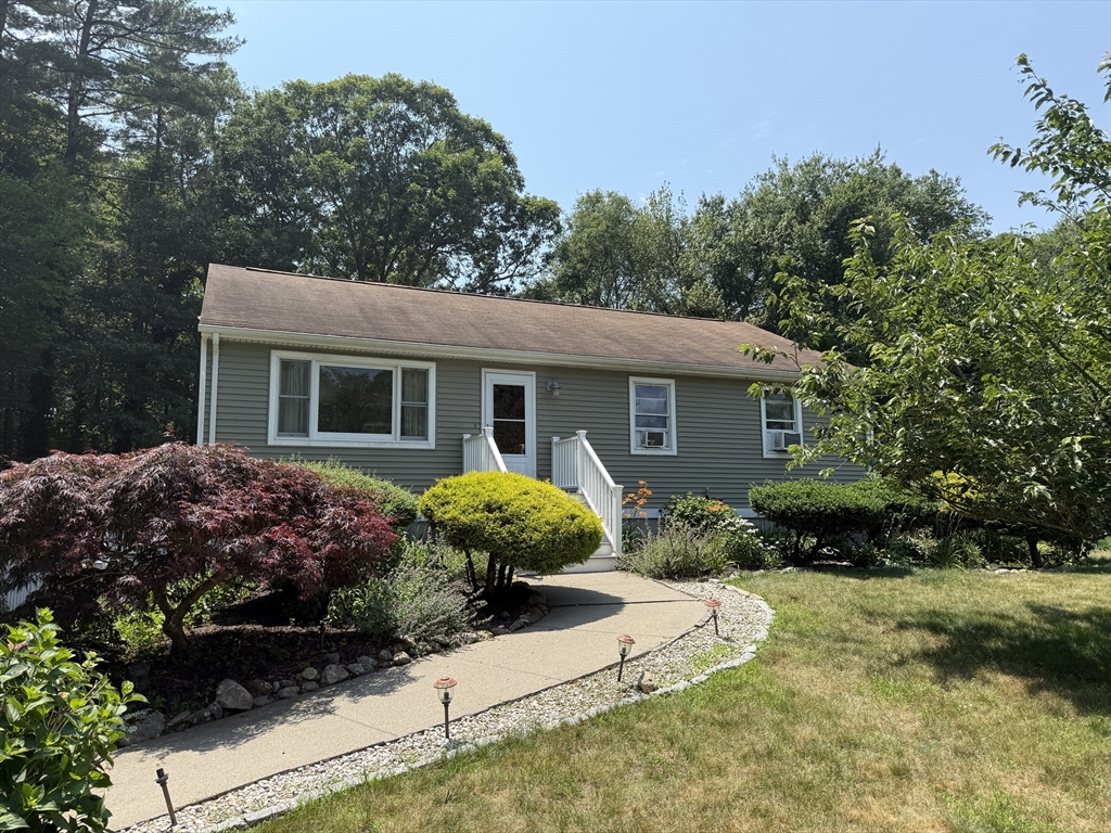 4 Country Acre Rd