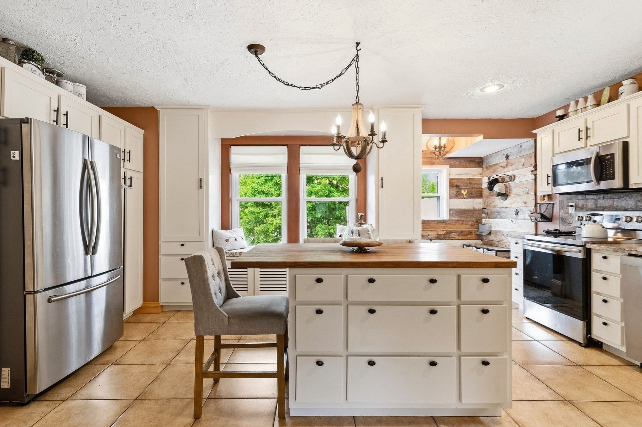 18 Vine ST, Milford, MA Photo #9