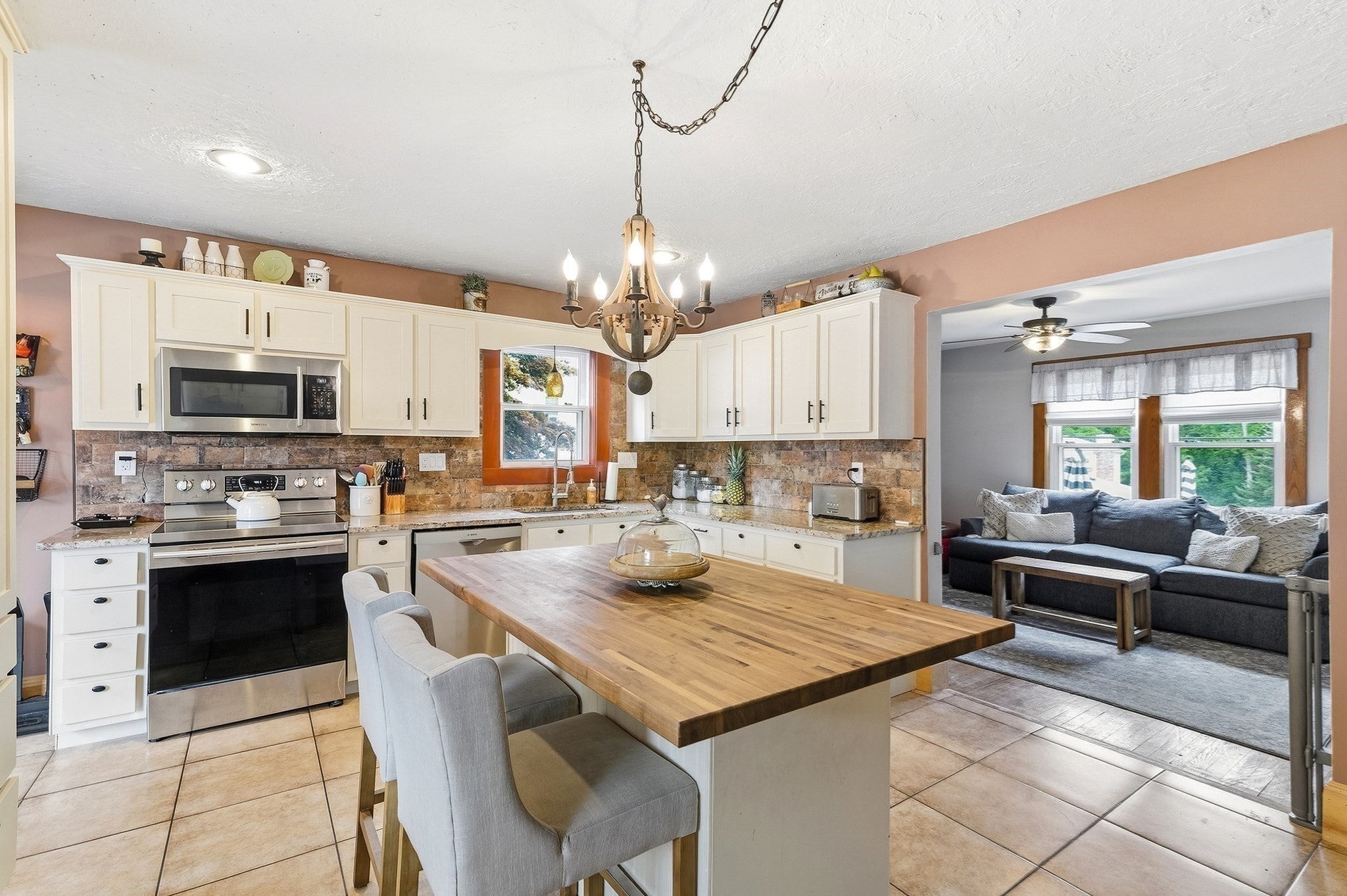 18 Vine ST, Milford, MA Photo #11