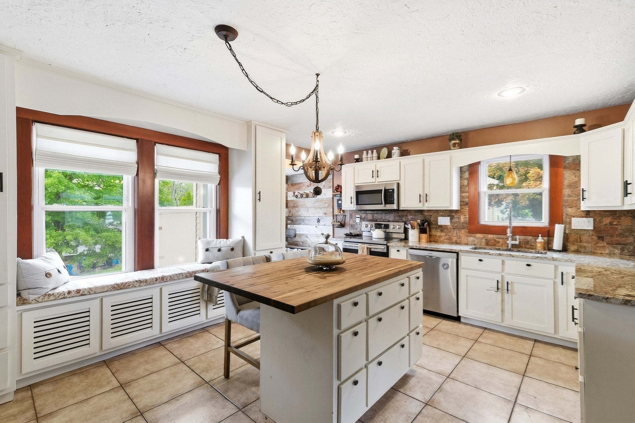 18 Vine ST, Milford, MA Photo #10
