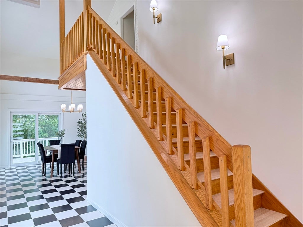 20 Alberta Dr