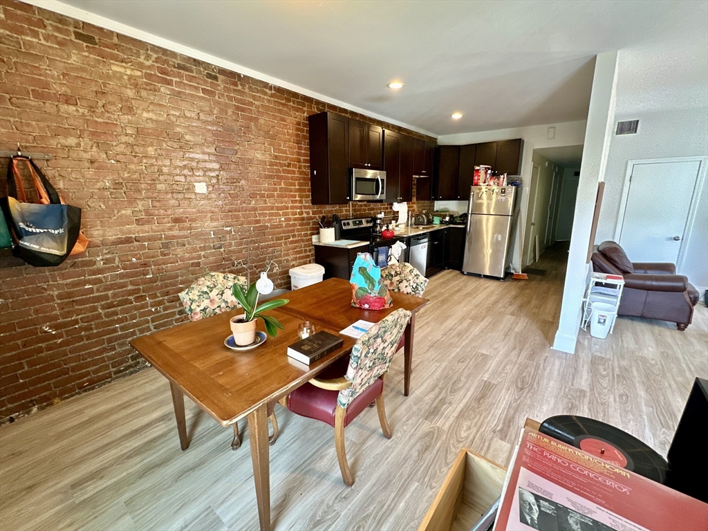 18 Hyde Park Ave 6