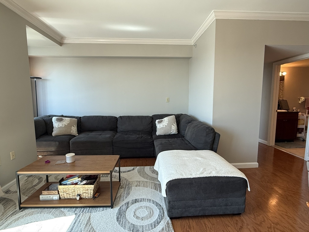 1 Nassau St 2108