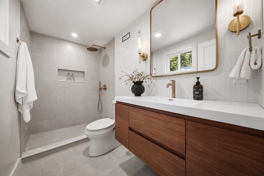 219 Hunting Rd, Needham, MA, 219 Hunting Rd, Needham, MA Photo #9