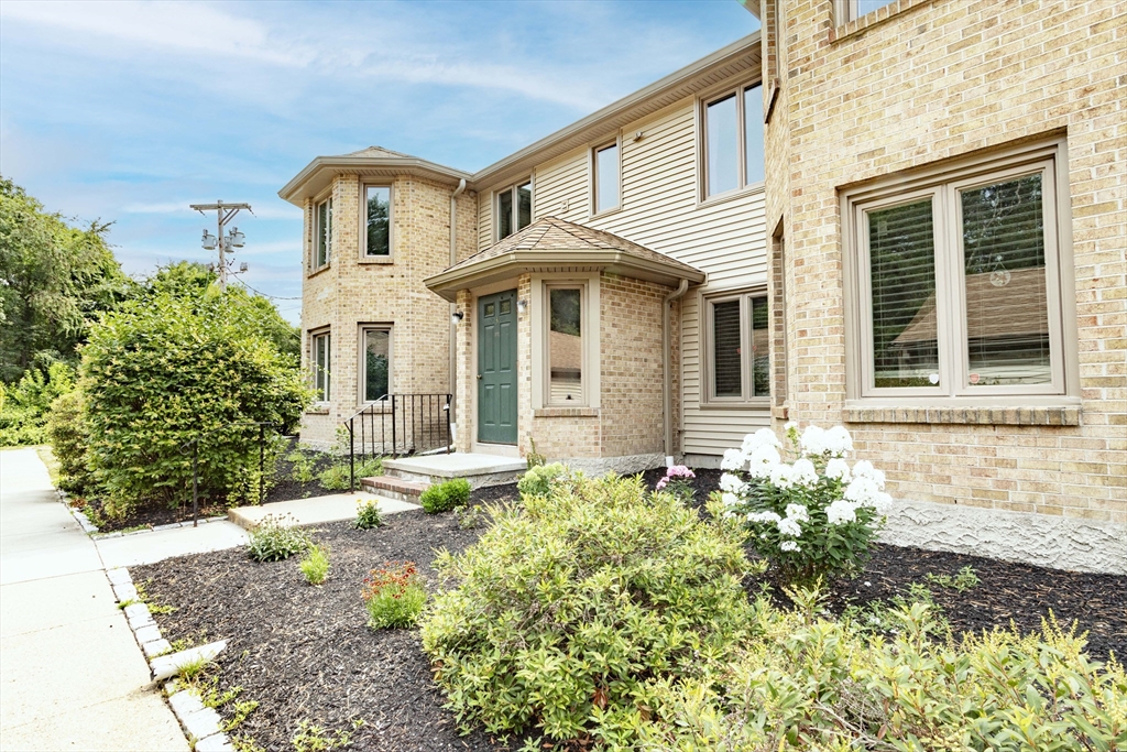 108 Norton Avenue 24