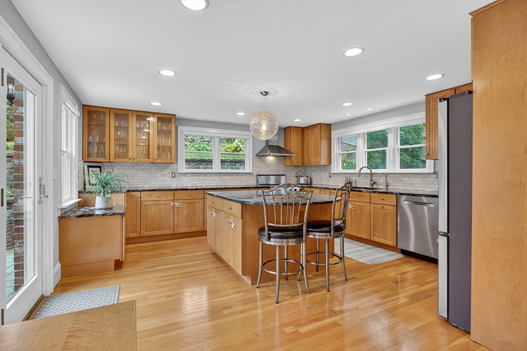 31 Laurel Dr