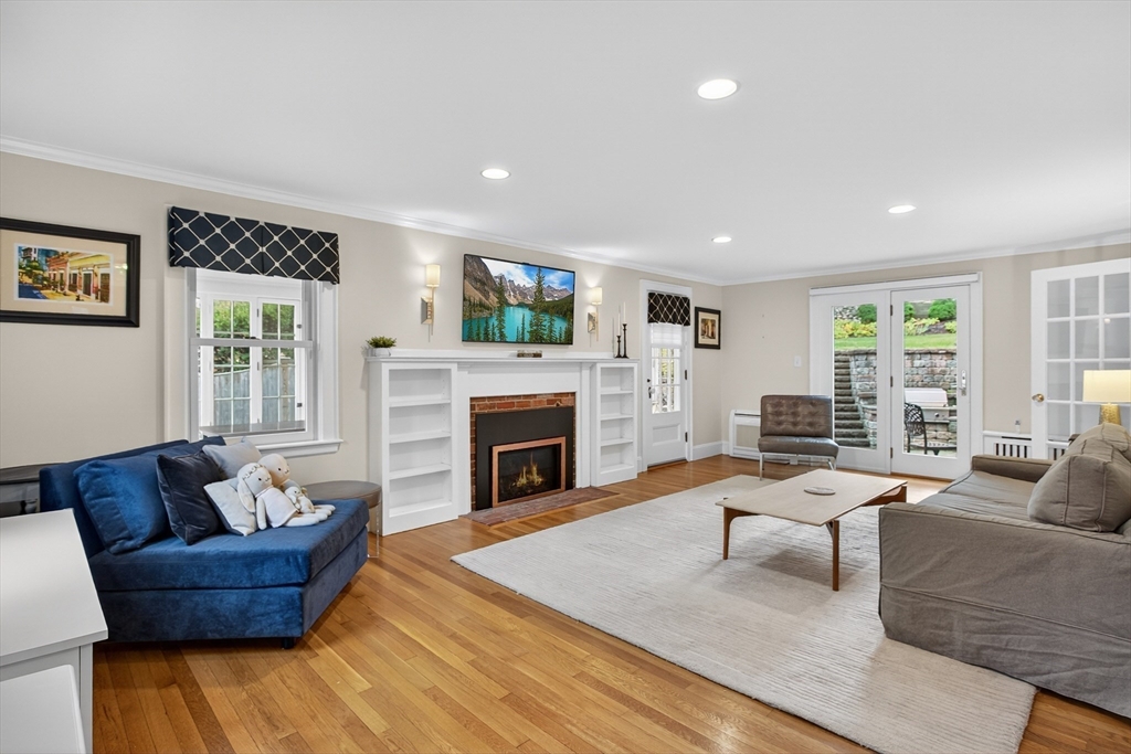 31 Laurel Dr