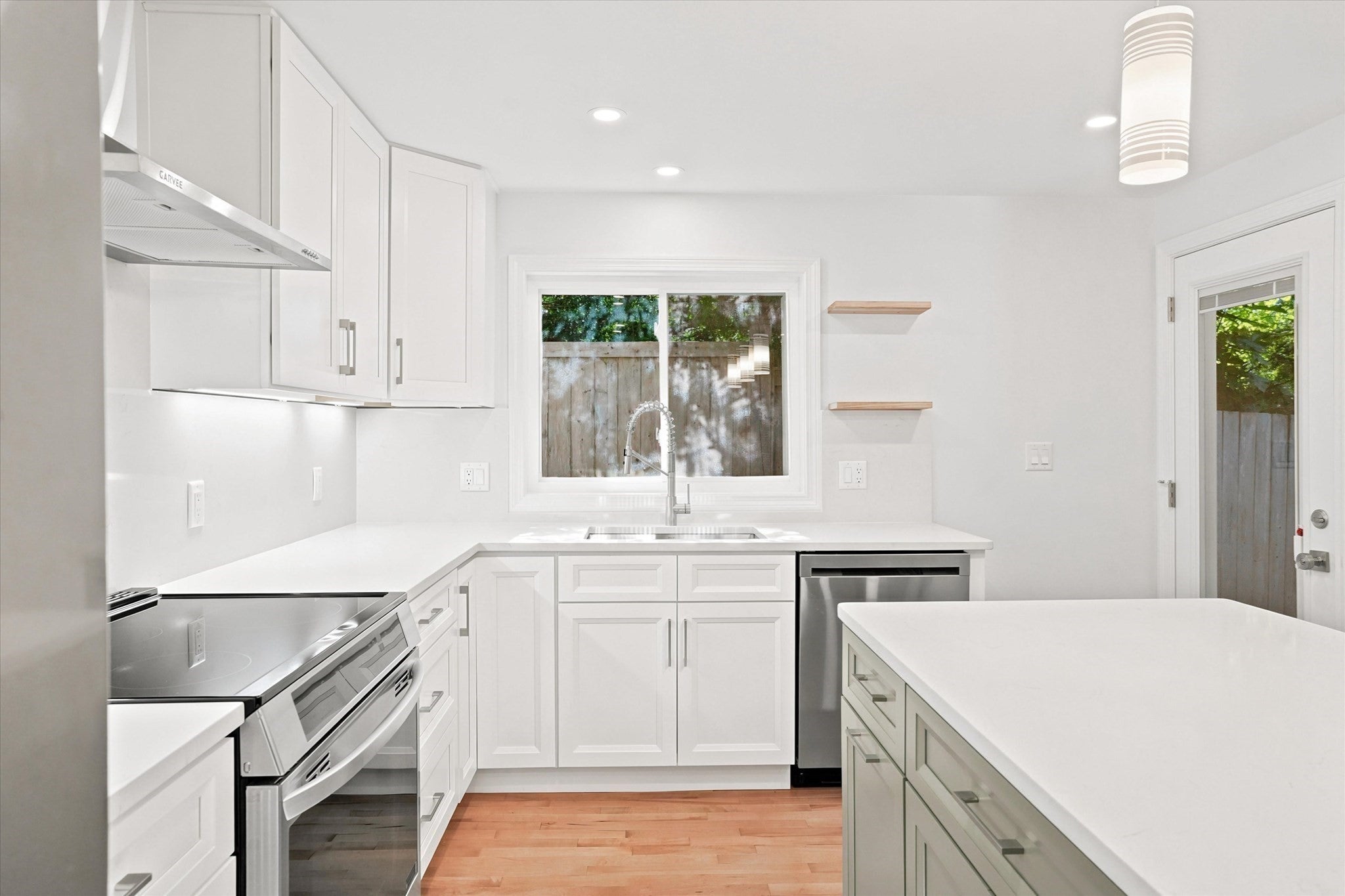 8 Wilmington Road, Burlington, MA, 8 Wilmington Road, Burlington, MA Photo #4
